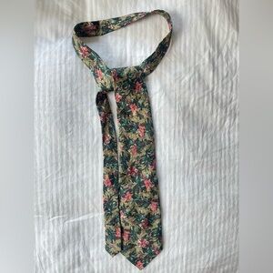 Emanuel ungaro 100% Silk Tie perfect condition. No stains, no holes.